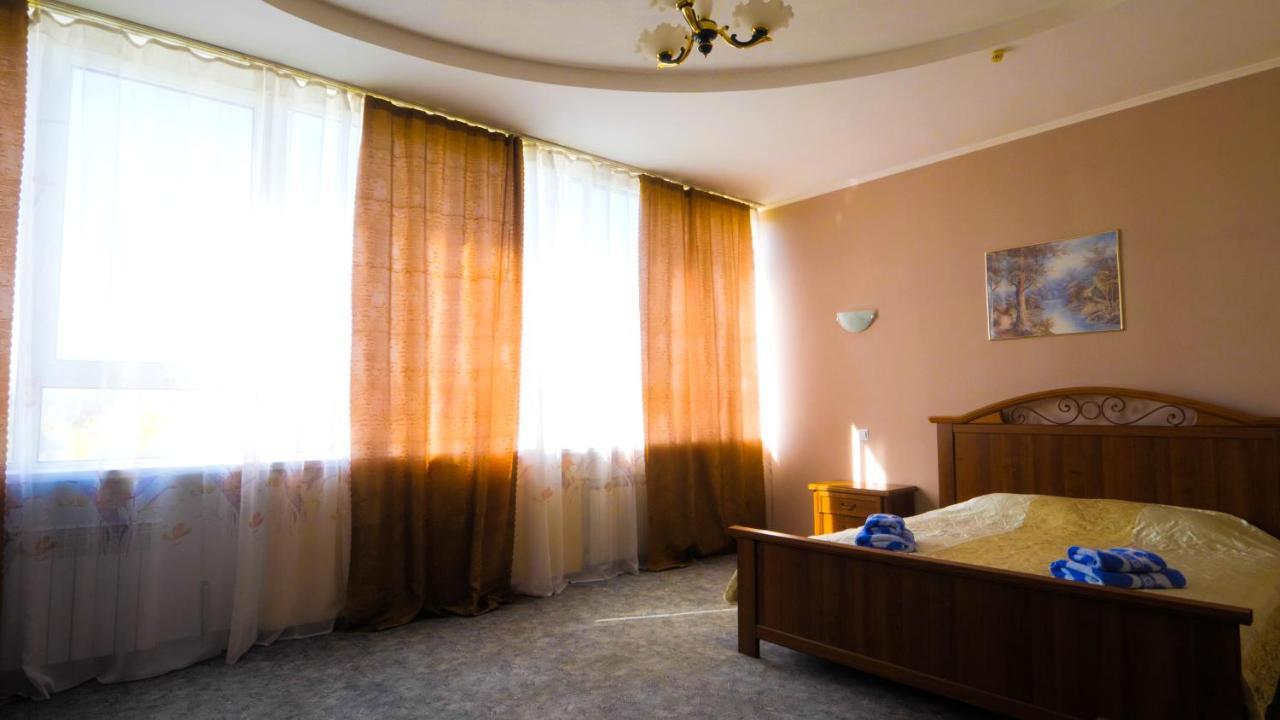 Pectoral On Khortytsia Hotel Zaporizhia Екстериор снимка