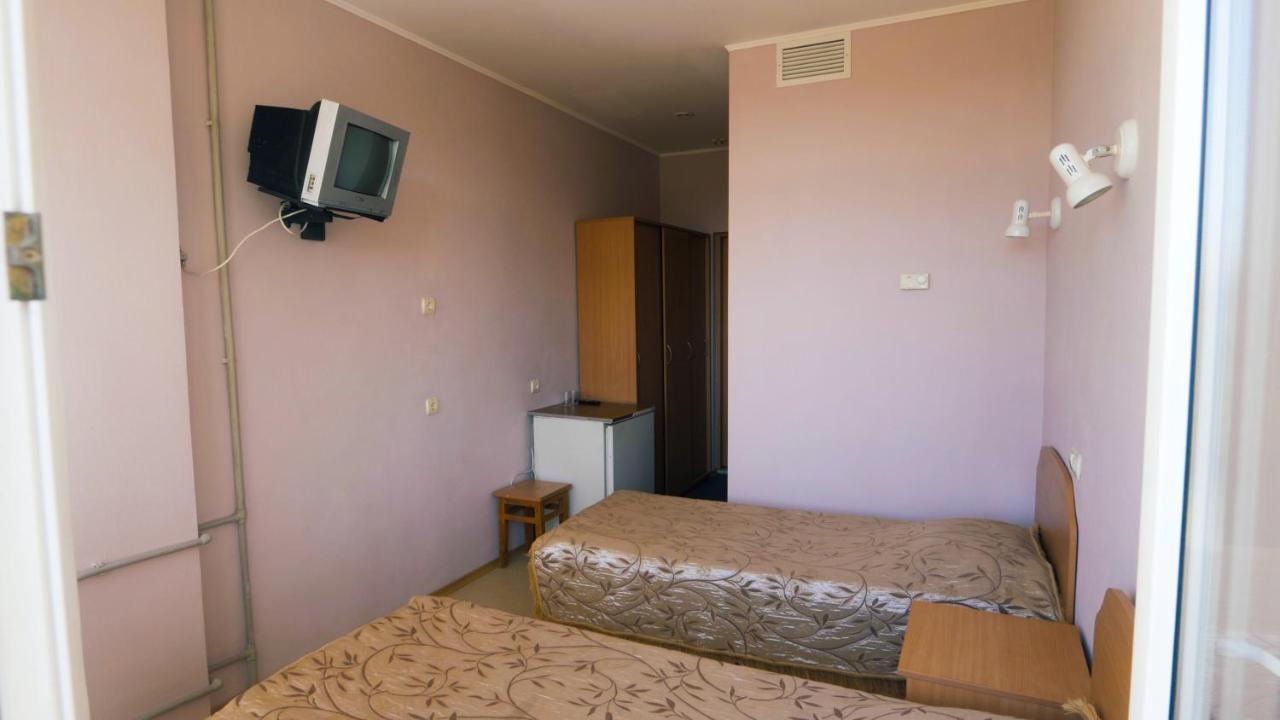 Pectoral On Khortytsia Hotel Zaporizhia Екстериор снимка